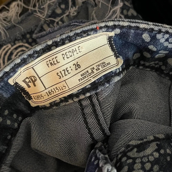 Free People Just Float On Floaty-Dot Print Flare Jeans
Women’s 26 - Picture 5 of 5